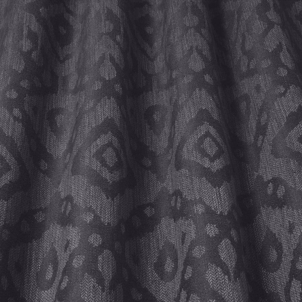Iliv Mendoza in Anthracite